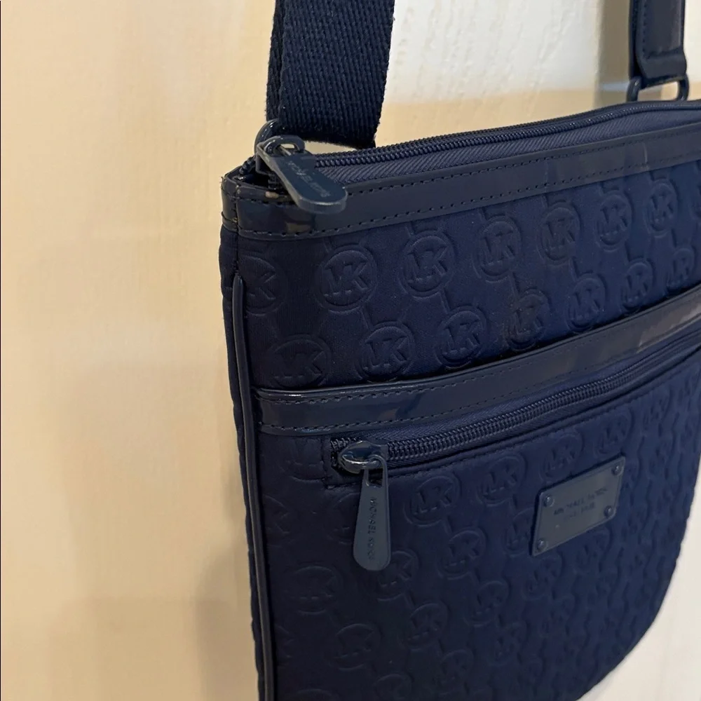 Michael Kors Dark Blue Messenger Bag‎ crossbody purse
